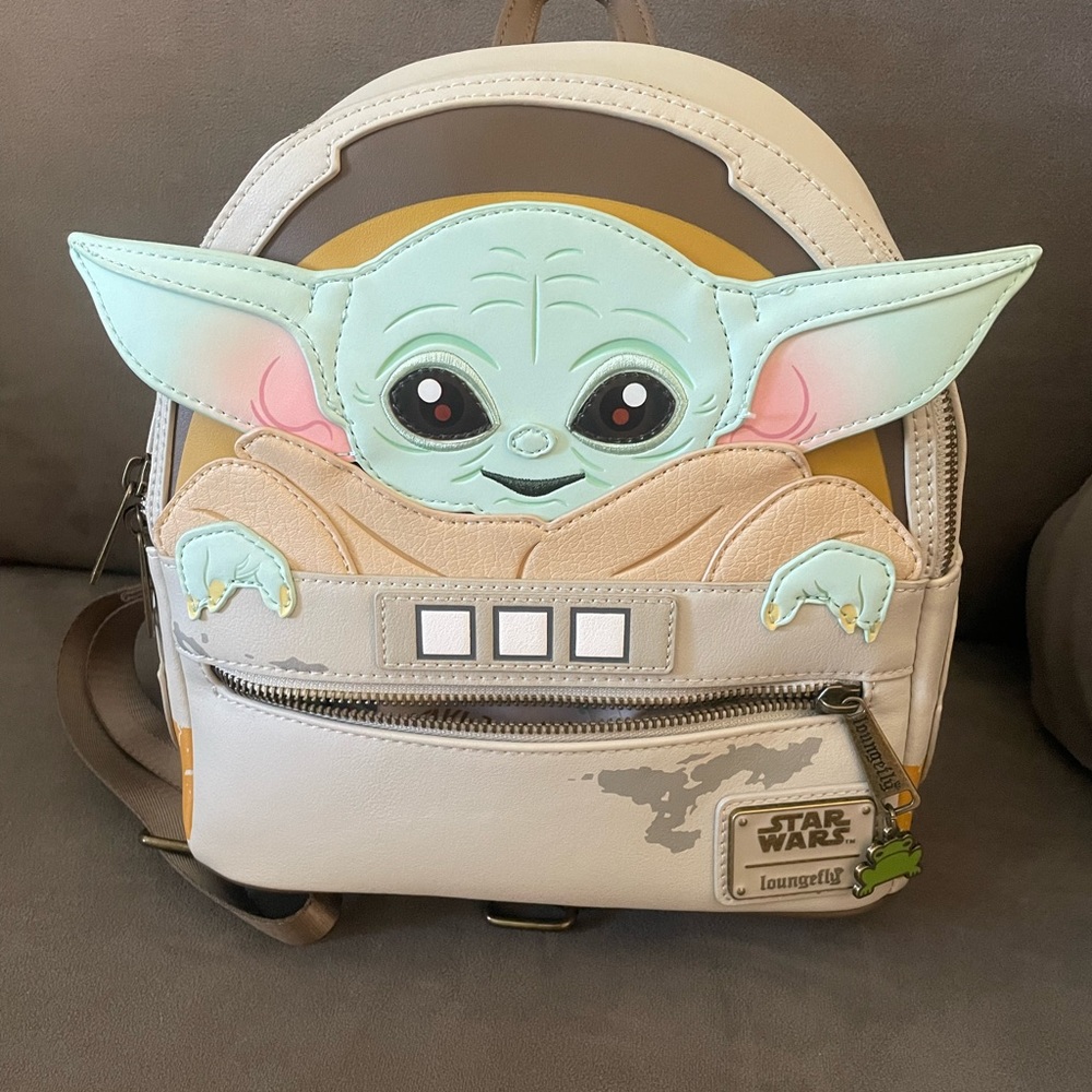 New without tags Loungefly mini backpack yoda